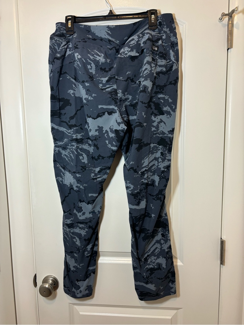 Mountain Hardwear women’s Blue-Gray Camouflage Dress Pants - Picture 5 of 5